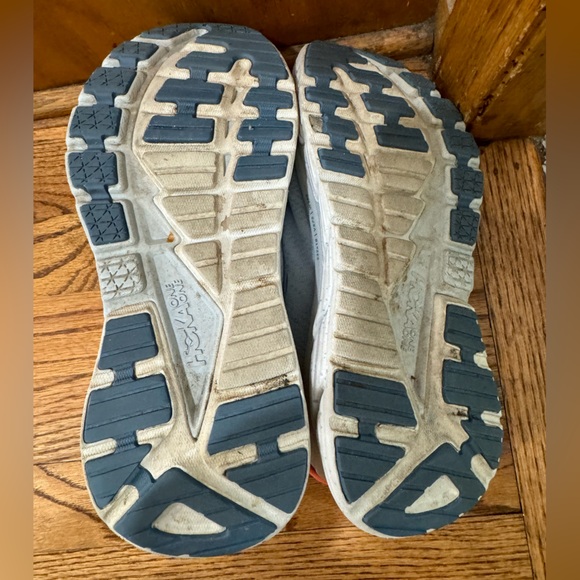 Women’s HOKA Shoes Size 8.5B - Picture 5 of 5